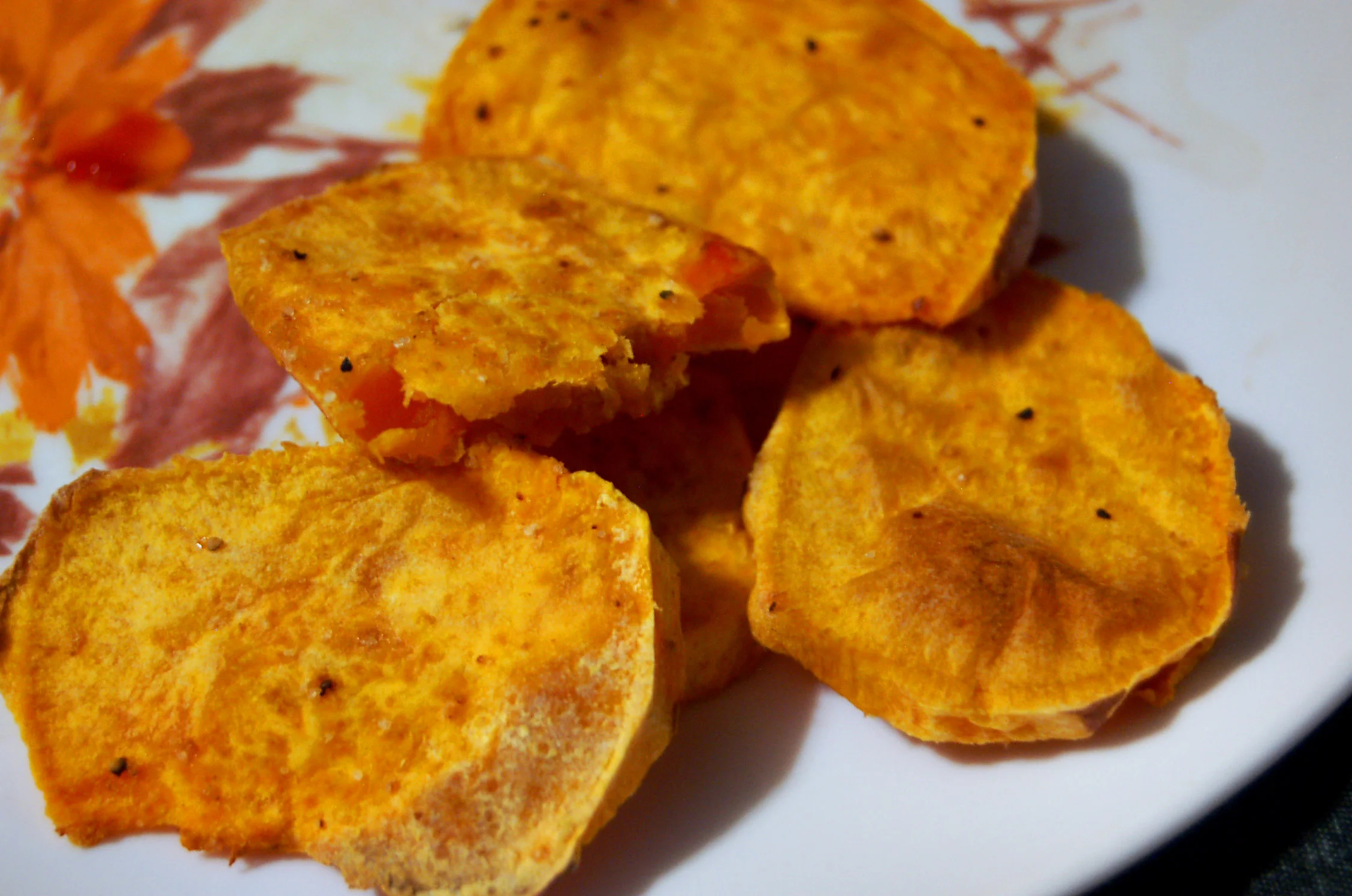Oven baked sweet potato slices with seasoning