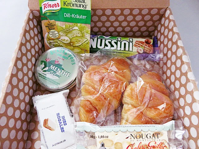 Yummy Bazaar World Sampler Box April 2018
