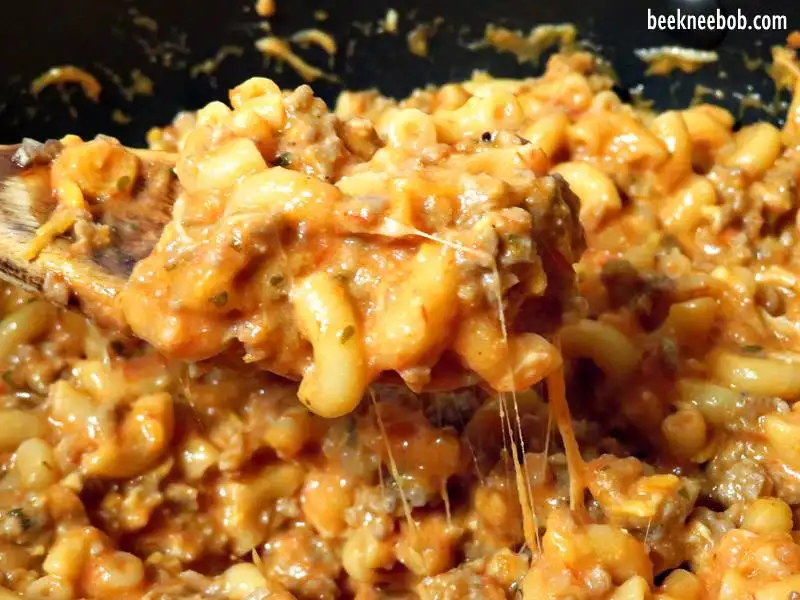 one pot ricotta pasta with elbow macaroni, sauce, and ricotta cheese