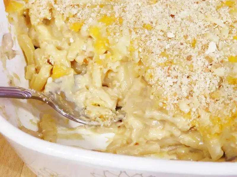 4 ingredient tuna noodle casserole with macaroni and cheese